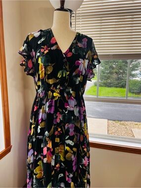 Ava & Viv Black Floral V-Neck Tiered Midi Dress